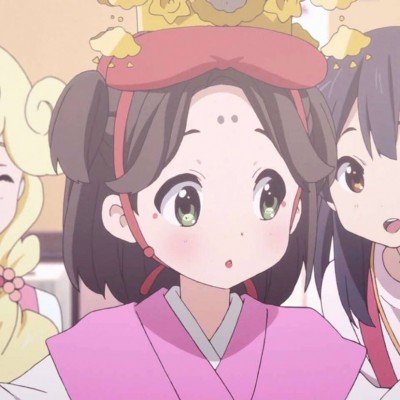 蟒蛇吞鸡后被卡鸡笼